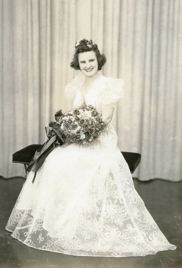 What Bridesmaids Wore In The 1940S: Vintage Wedding Photos And True Styles