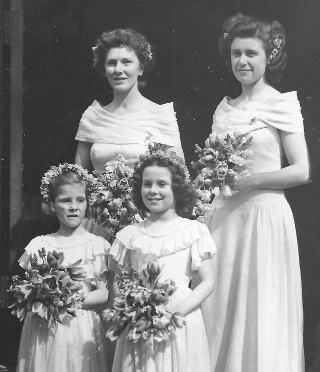What Bridesmaids Wore In The 1940S: Vintage Wedding Photos And True Styles