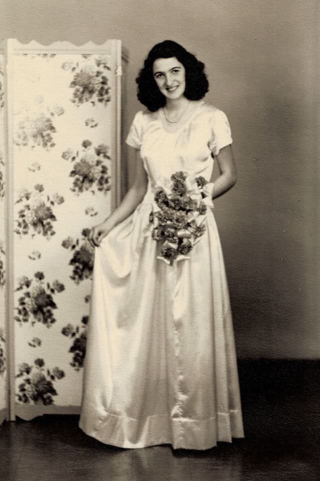What Bridesmaids Wore In The 1940S: Vintage Wedding Photos And True Styles