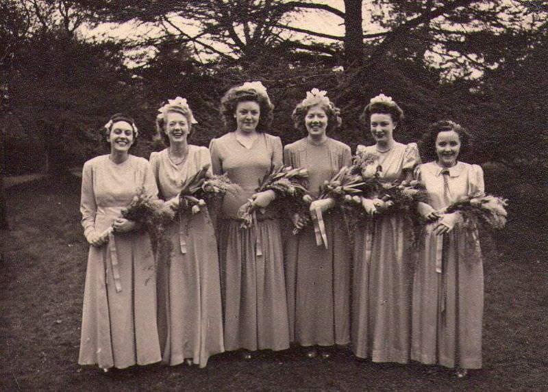 What Bridesmaids Wore In The 1940S: Vintage Wedding Photos And True Styles