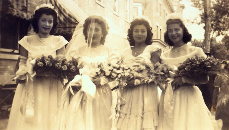 What Bridesmaids Wore In The 1940S: Vintage Wedding Photos And True Styles