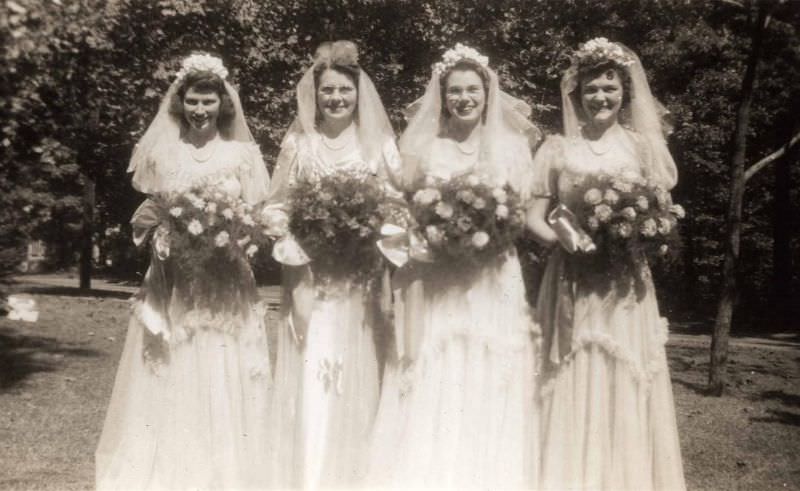 What Bridesmaids Wore In The 1940S: Vintage Wedding Photos And True Styles