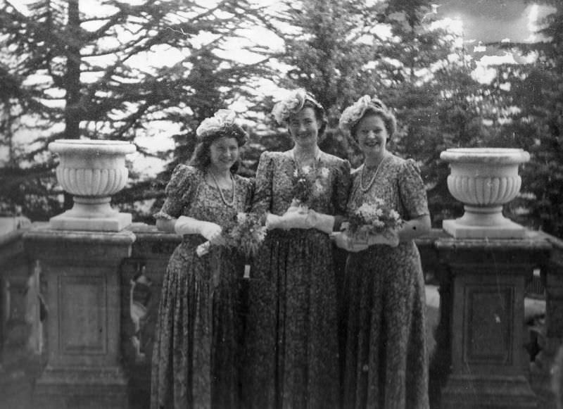 What Bridesmaids Wore In The 1940S: Vintage Wedding Photos And True Styles