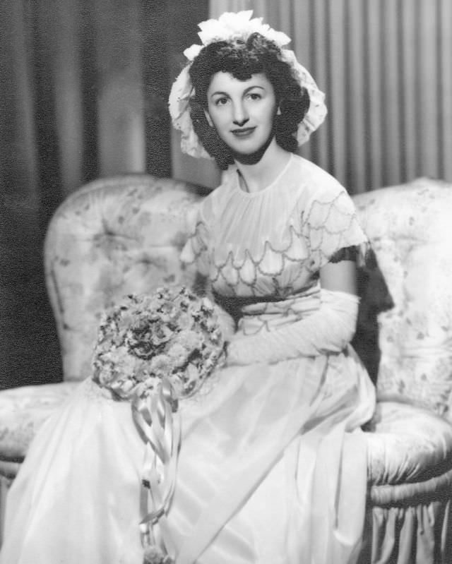 What Bridesmaids Wore In The 1940S: Vintage Wedding Photos And True Styles