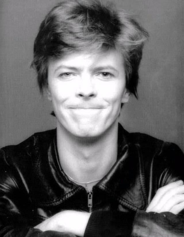 Behind The Lens: The Untold Story And Outtakes Of David Bowie’s Iconic ‘Heroes’ Album Cover In 1977