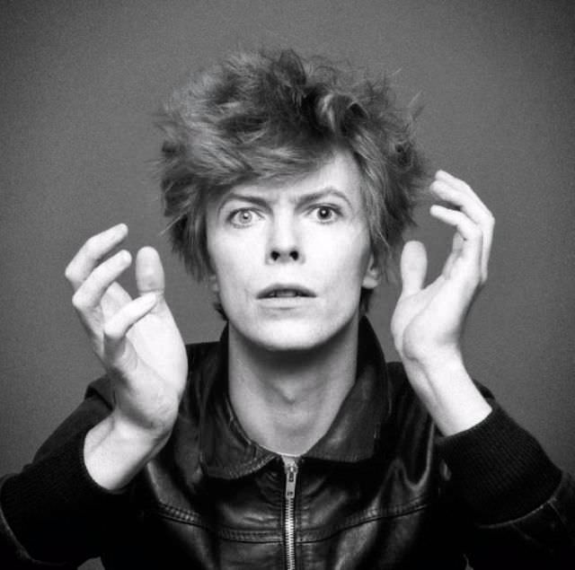 Behind The Lens: The Untold Story And Outtakes Of David Bowie’s Iconic ‘Heroes’ Album Cover In 1977