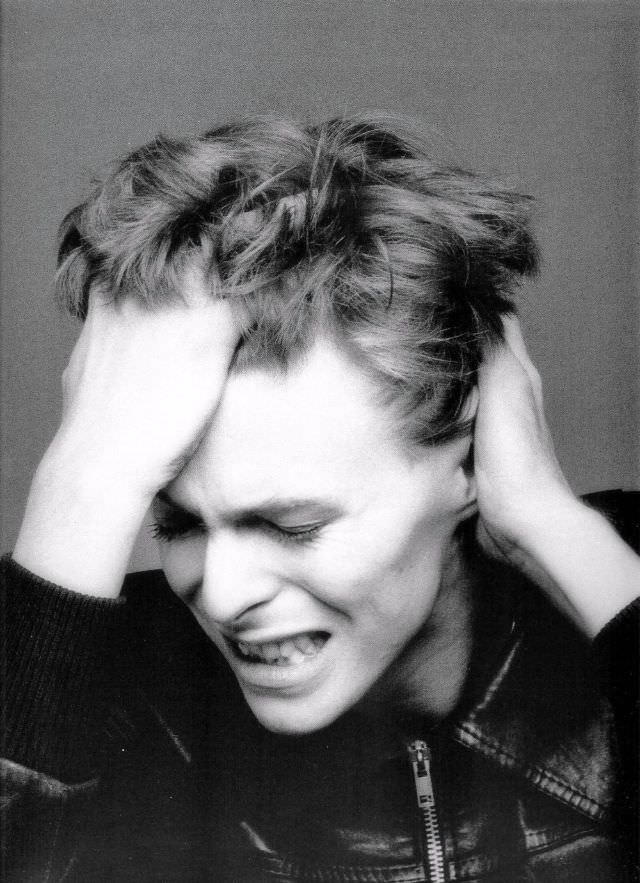 Behind The Lens: The Untold Story And Outtakes Of David Bowie’s Iconic ‘Heroes’ Album Cover In 1977