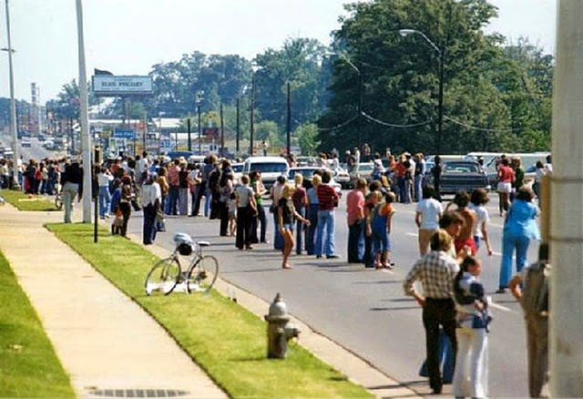 Elvis Presley’s Final Day: A Detailed Look At His Last Hours And The Public Reaction