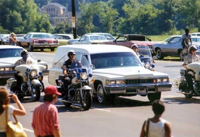 Elvis Presley’s Final Day: A Detailed Look At His Last Hours And The Public Reaction