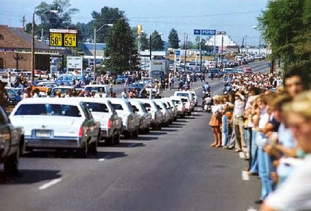 Elvis Presley’s Final Day: A Detailed Look At His Last Hours And The Public Reaction