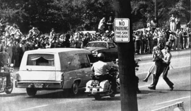 Elvis Presley’s Final Day: A Detailed Look At His Last Hours And The Public Reaction