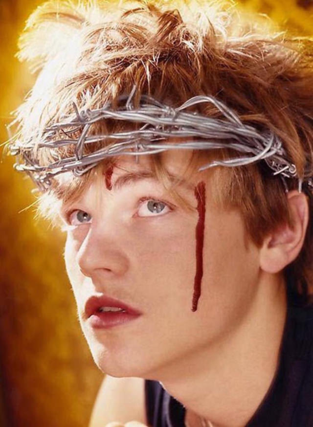Before Global Fame Hit: David Lachapelle’s Bizarre 1995 Photos Of A Young Leonardo Dicaprio