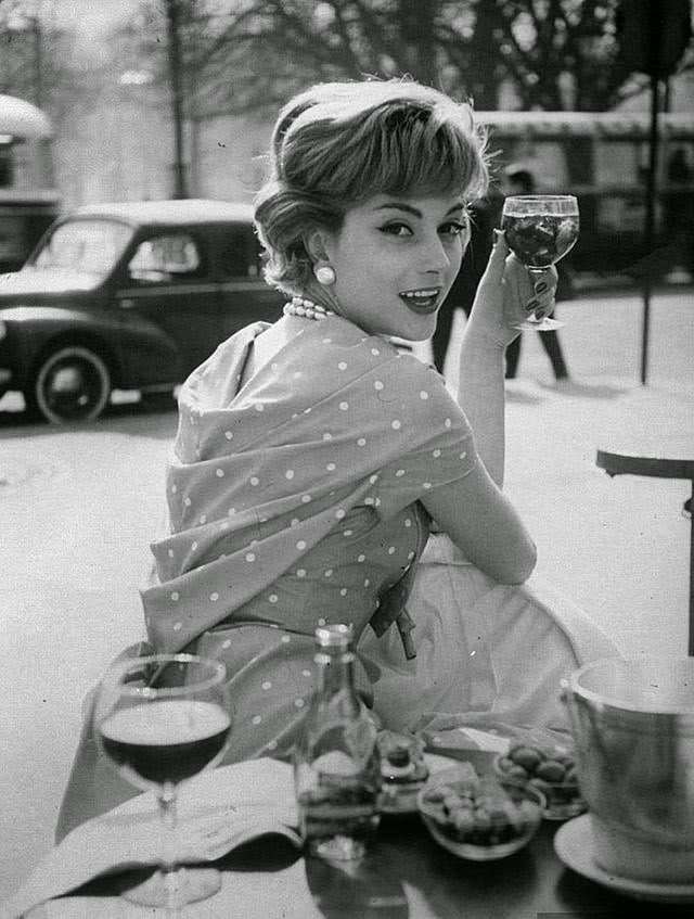 Marie-Hélène Arnaud: The Paris Fashion Model Who Stepped Into 1950S French Cinema