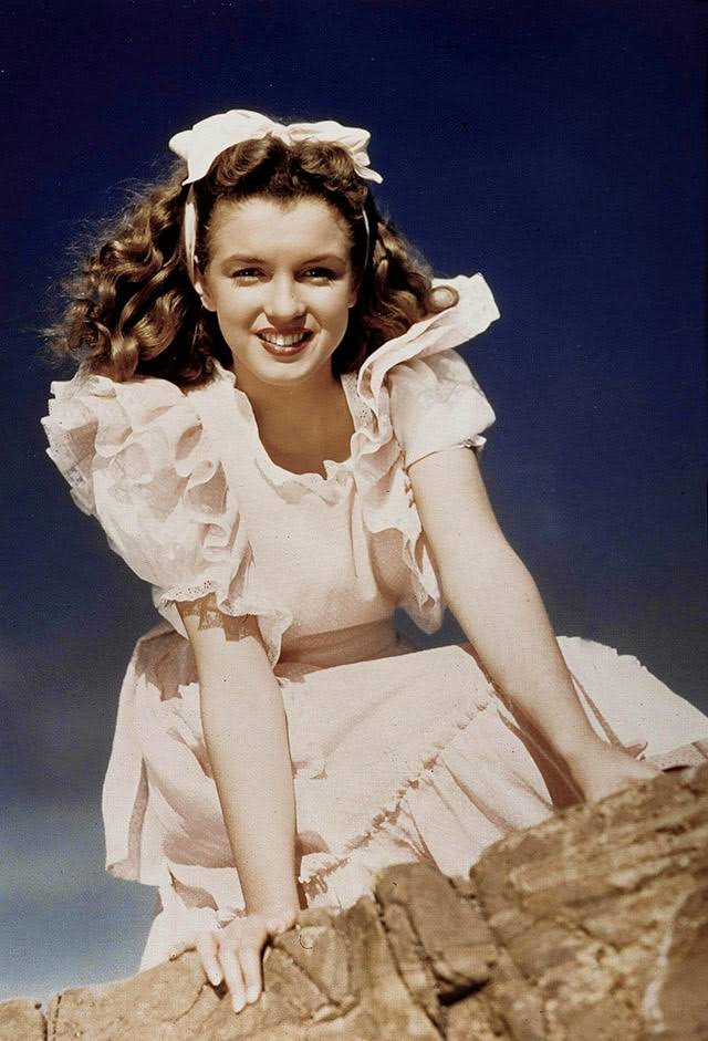 Before Marilyn Monroe Existed: Andre De Dienes And The Intimate 1945 Photographs Of Norma Jeane