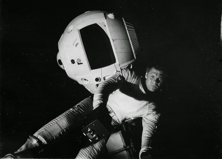 Dr Frank Poole (Gary Lockwood) Leaves The Spacecraft To Replace A Faulty Unit, But Is Attacked By Malfunctioning Artificially Intelligent Computer Hal 9000 And Sent Hurtling Into Outer Space.