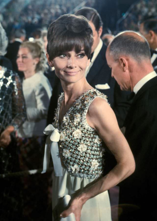 Audrey Hepburn At The 47Th Academy Awards Wearing A Beaded And Bow-Tied Design, 1975
