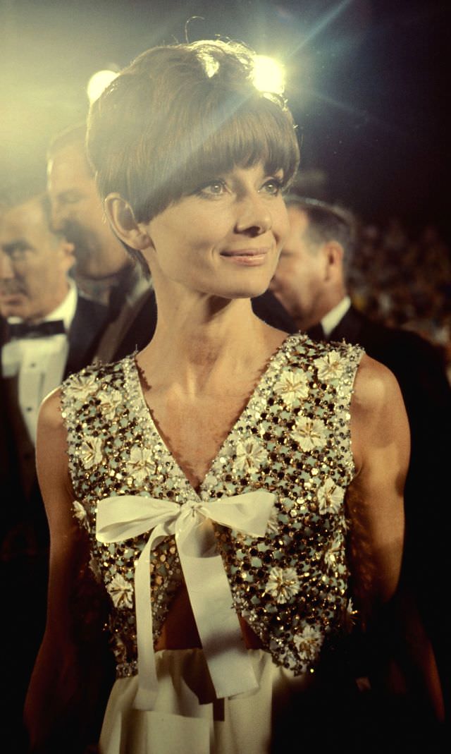 Audrey Hepburn At The 47Th Academy Awards Wearing A Beaded And Bow-Tied Design, 1975