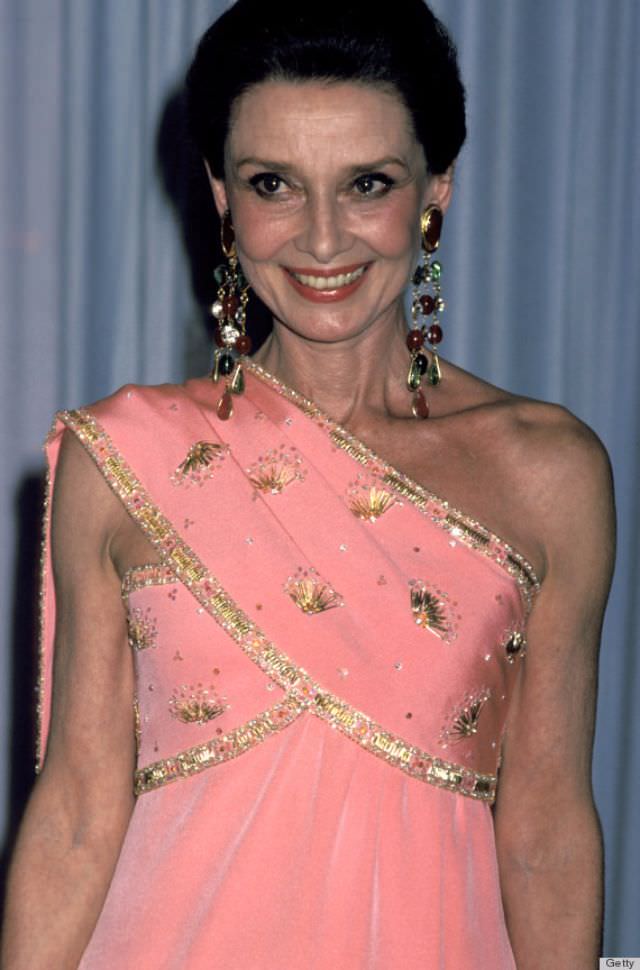 Long Lashes Look Ravishing On Older Women. Think You’re Getting Too Old To Flaunt Mascara? Think Again. Hepburn Proved That Age Is Just A Number With Her Beautiful Lashes.
