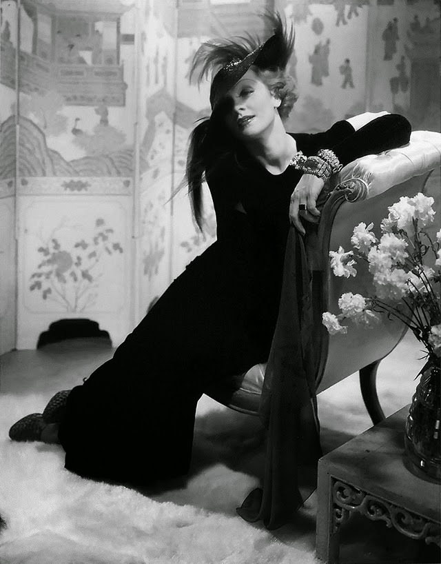 Marlene Dietrich, 1932
