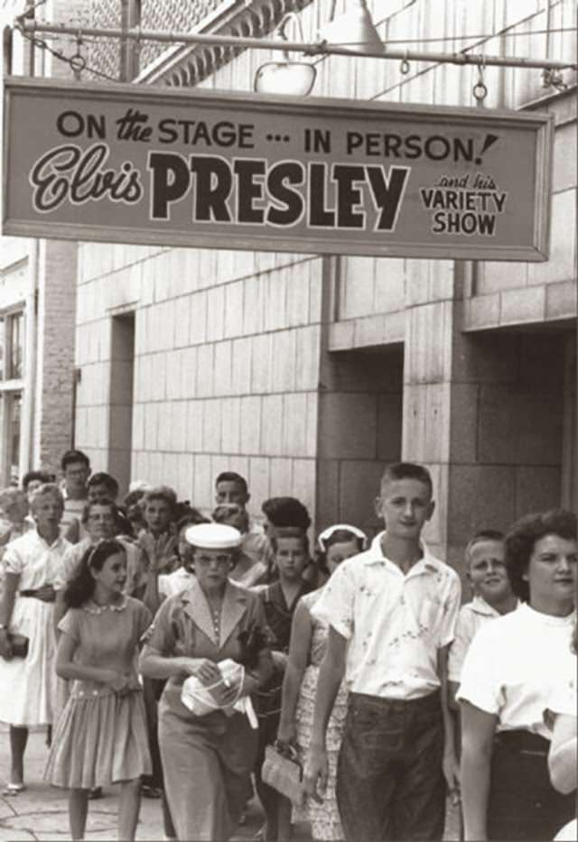 Crowds Await Entrance To See Elvis Presley Performs At One Of His Two Concerts At The Florida Theatre On August 10 &Amp;Amp; 11, 1956.