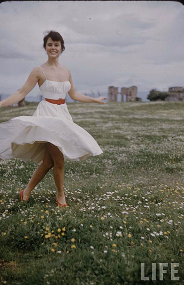 Georgia Moll In White: Stunning 1950S Photos That Define Timeless Beauty