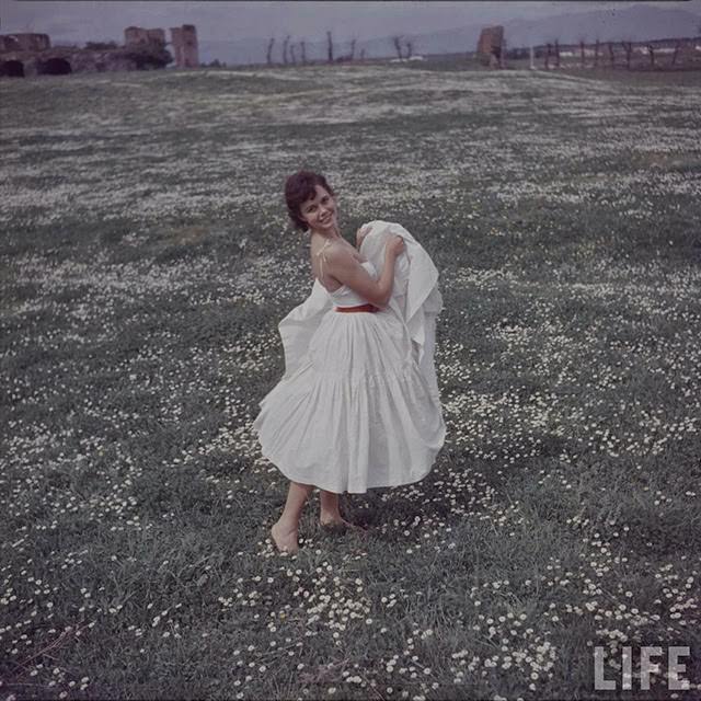 Georgia Moll In White: Stunning 1950S Photos That Define Timeless Beauty