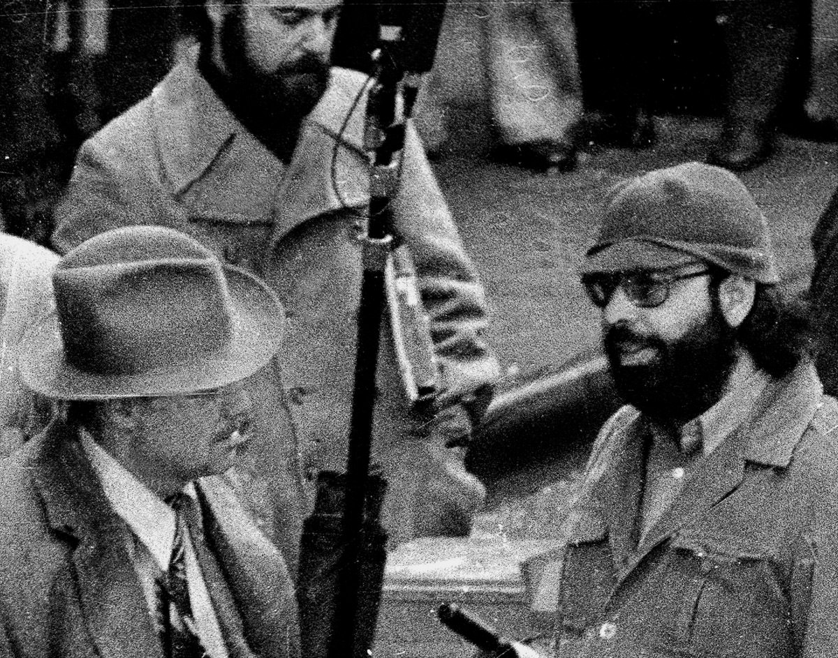 Marlon Brando And Francis Ford Coppola Talks About The Scene Where Marlon Brando Plays Don Corleone In The Movie And Is Gunned Down Outside Genco Olive Oil.