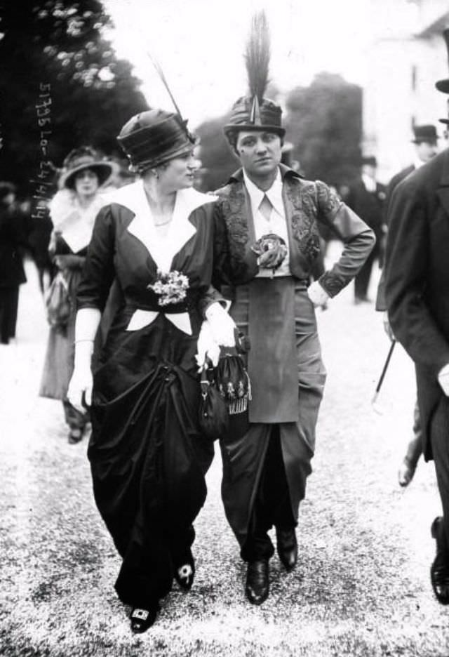 Dressed To Be Seen: Haute Couture At Longchamp In The Early 1900S