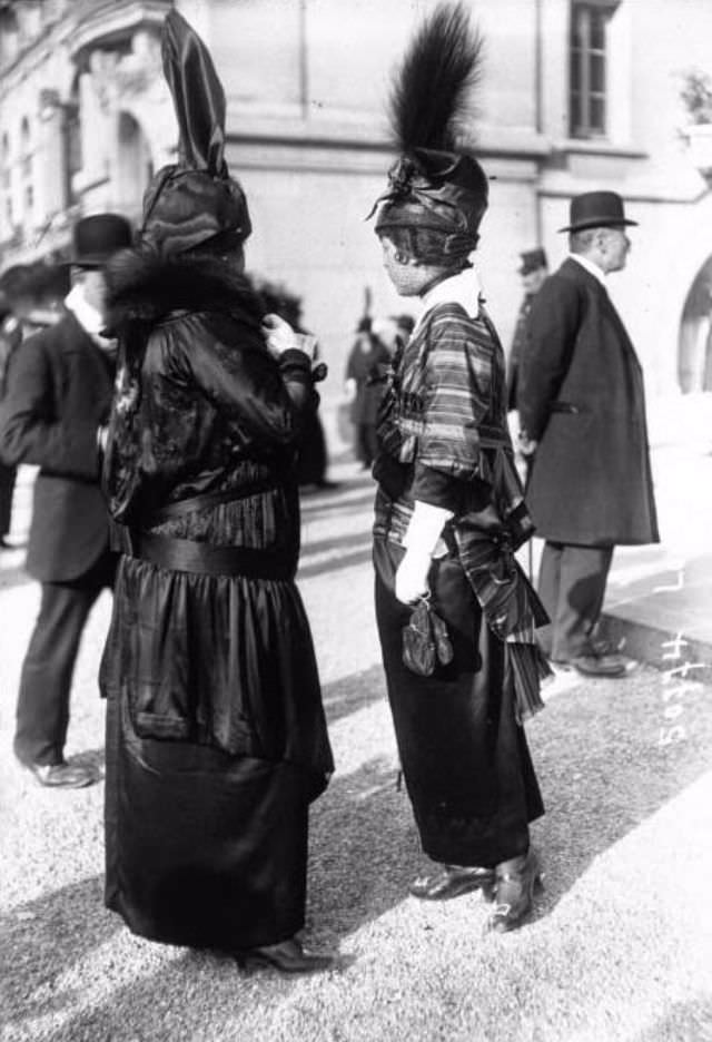 Dressed To Be Seen: Haute Couture At Longchamp In The Early 1900S