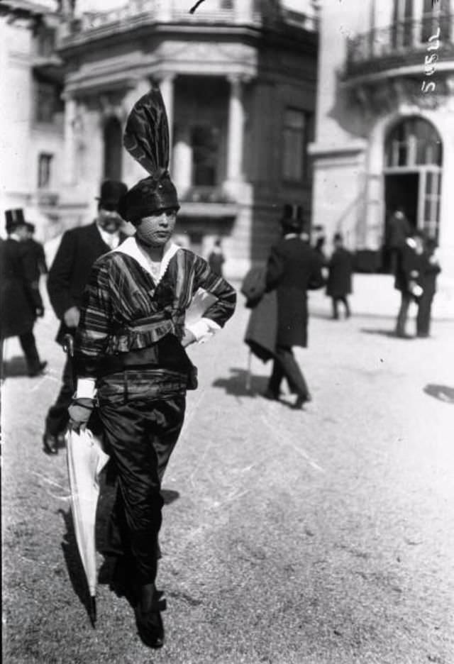 Dressed To Be Seen: Haute Couture At Longchamp In The Early 1900S