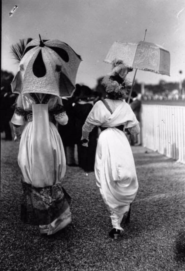 Dressed To Be Seen: Haute Couture At Longchamp In The Early 1900S