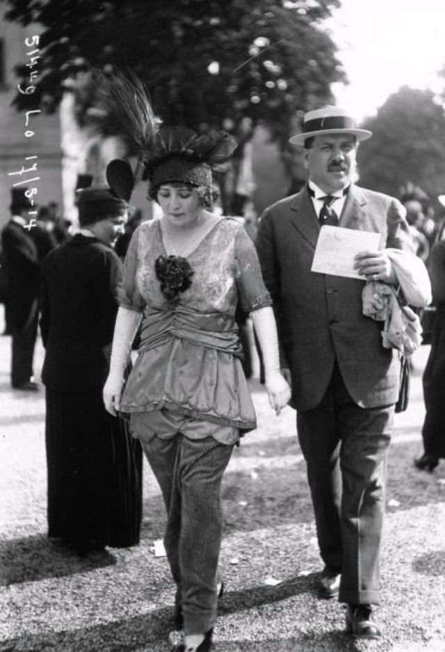 Dressed To Be Seen: Haute Couture At Longchamp In The Early 1900S