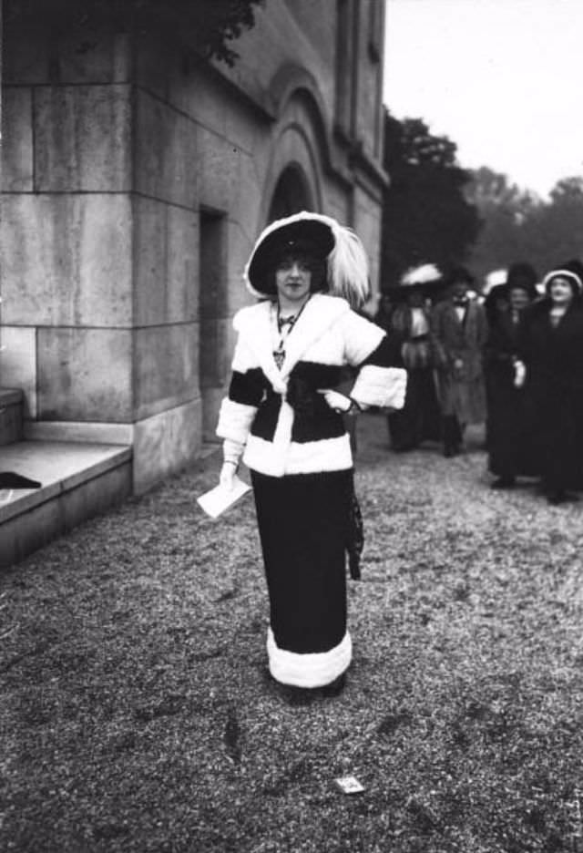 Dressed To Be Seen: Haute Couture At Longchamp In The Early 1900S
