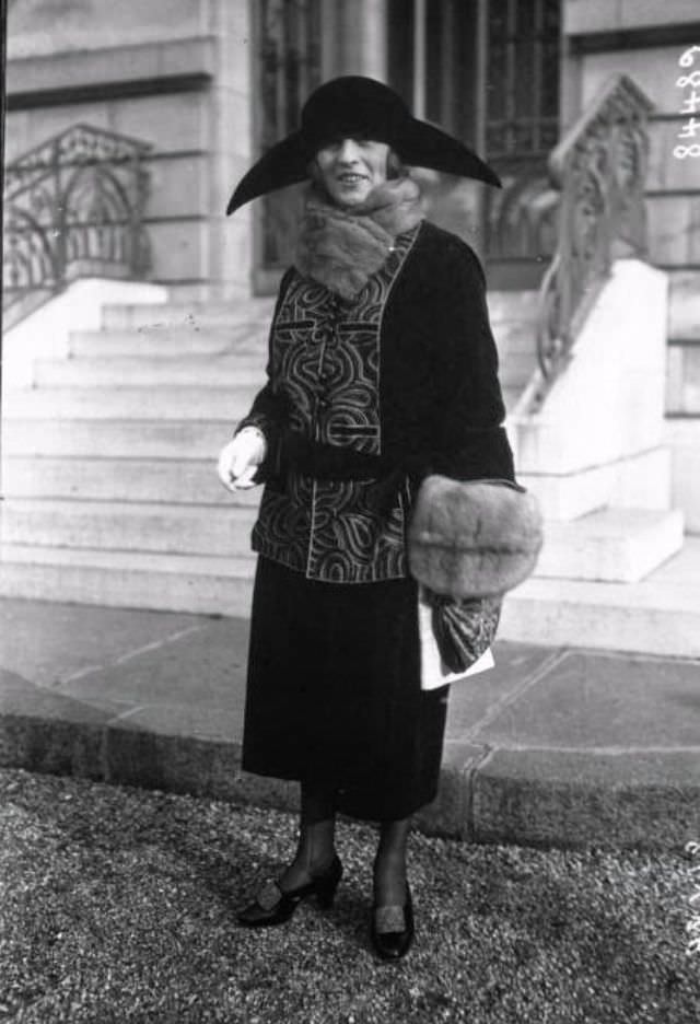 Dressed To Be Seen: Haute Couture At Longchamp In The Early 1900S