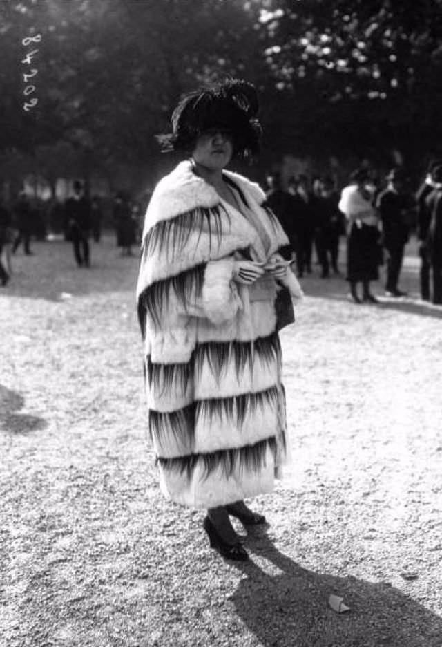 Dressed To Be Seen: Haute Couture At Longchamp In The Early 1900S