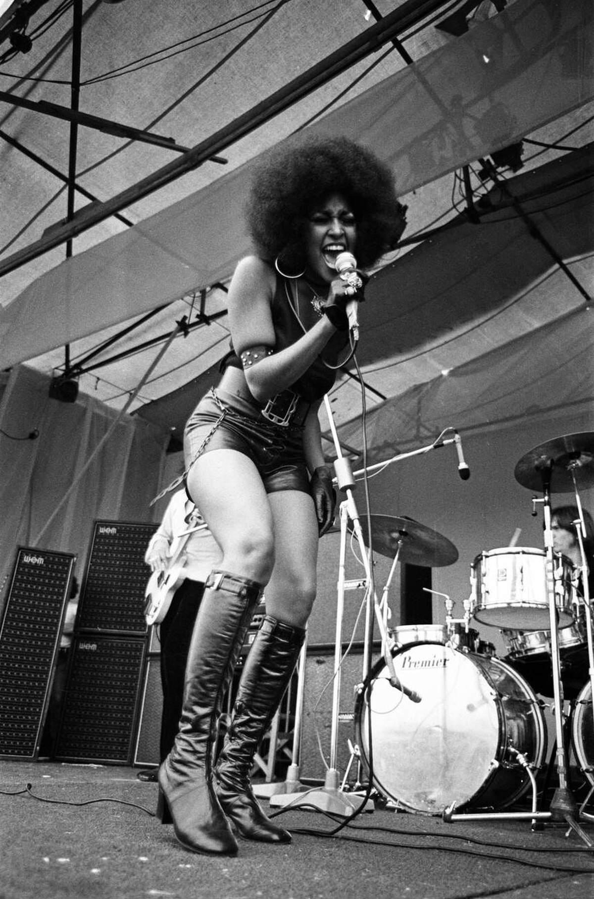 Marsha Hunt Wearing Hotpant While Performing At The Isle Of Wight Music Festival, 1969