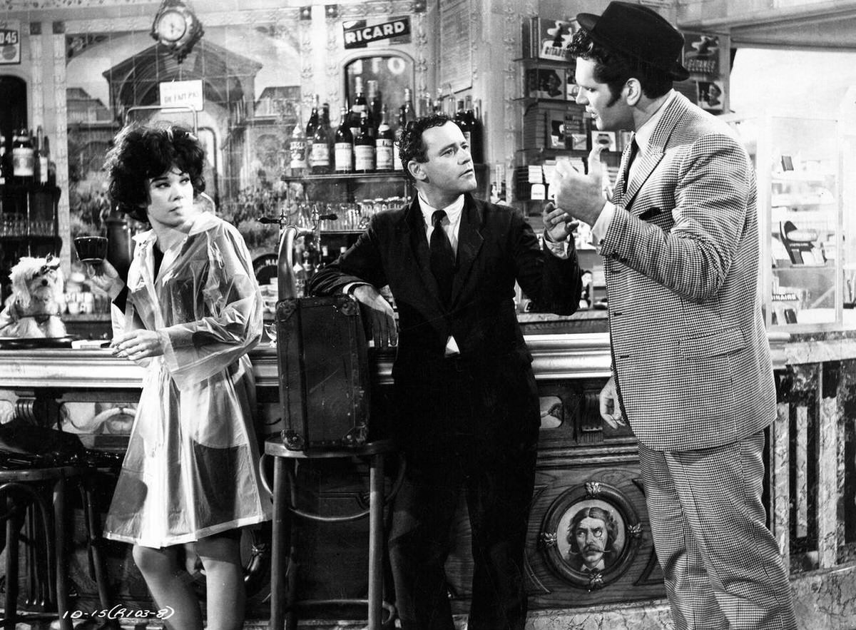 Jack Lemmon As Nestor Patou And Shirley Maclaine As Irma In A Cafe, Irma La Douce, 1963