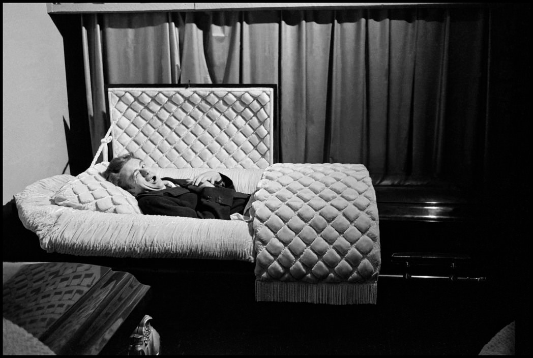 Rare Photos Of James Dean With A Coffin In 1955, Seven Months Before He Died