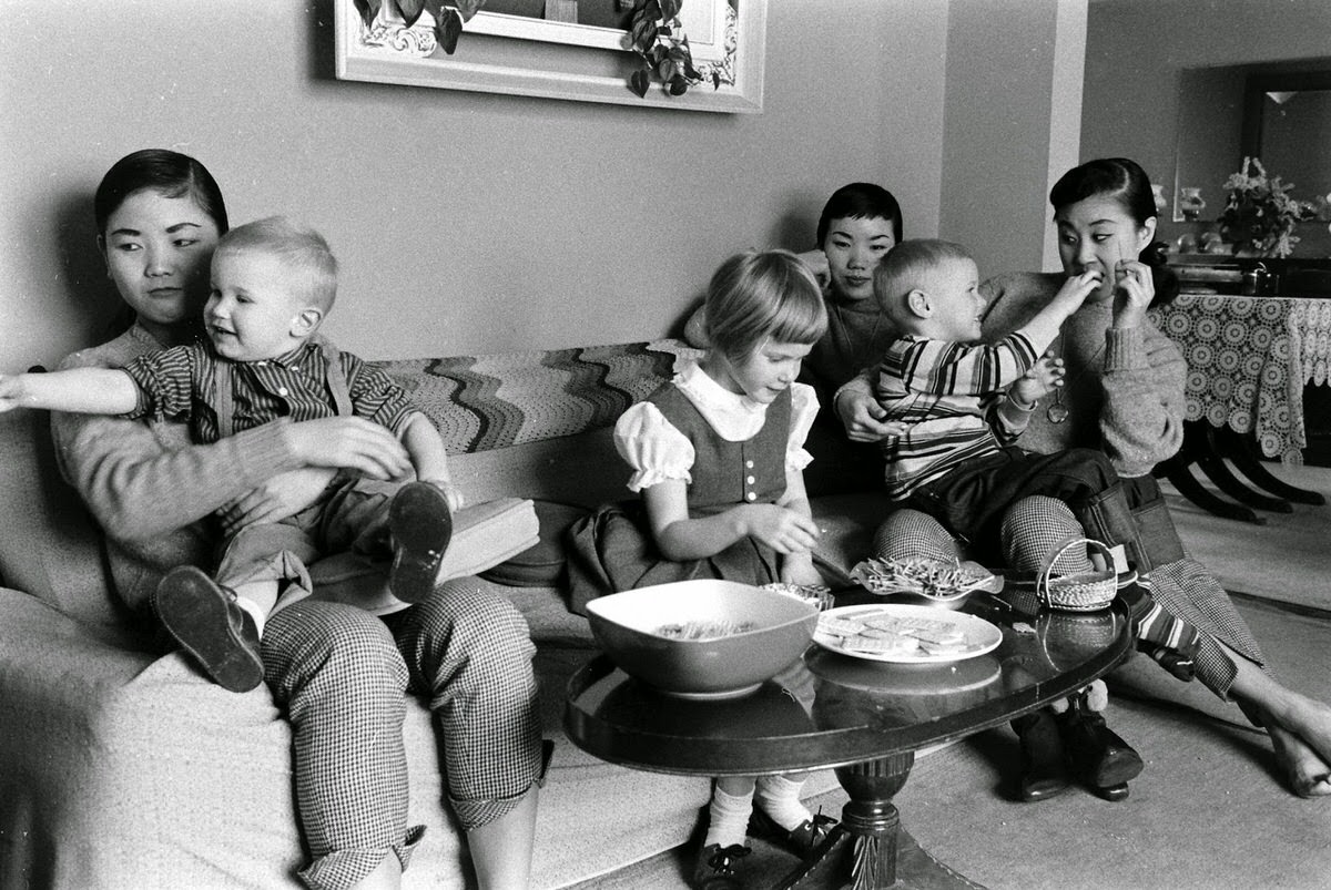 Kim Sisters With Their Manager'S Family, Illinois, 1960.