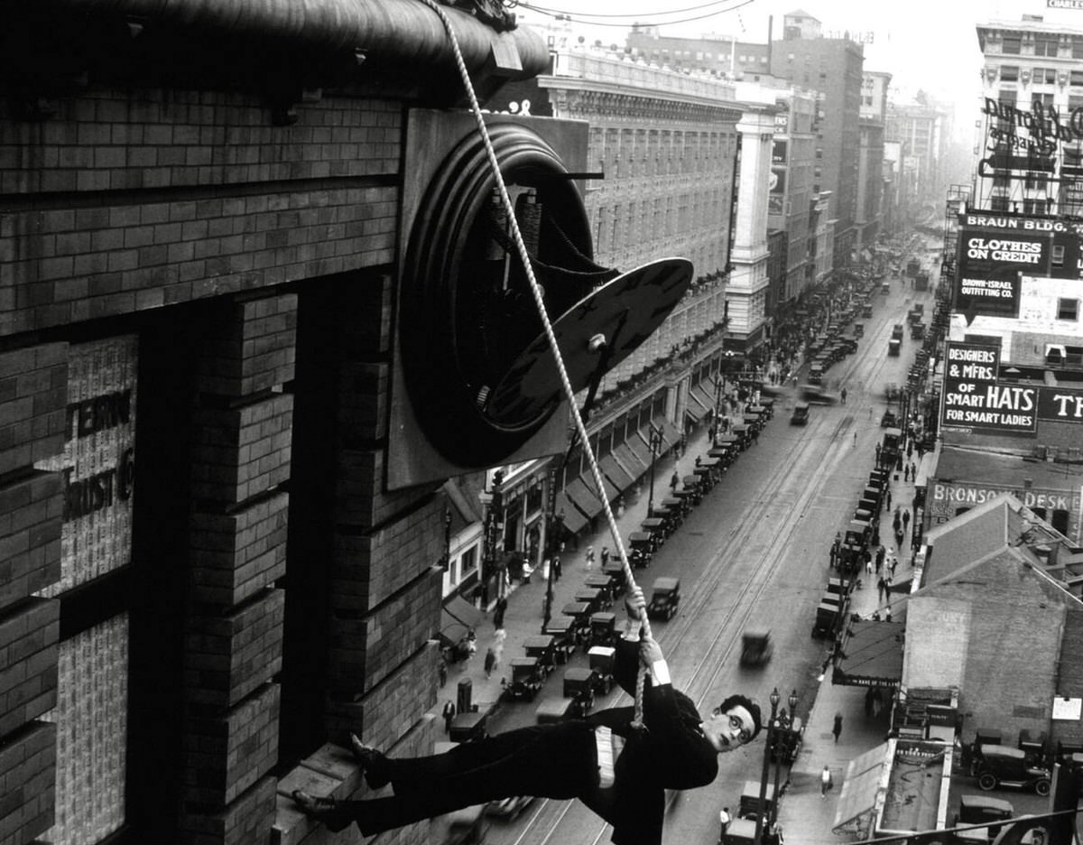 Harold Lloyd, Safety Last!, 1923
