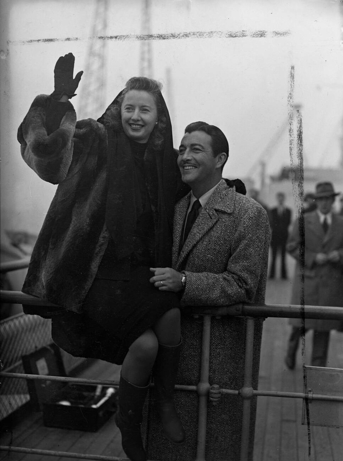 Robert Taylor And Barbara Stanwyck Arriving At Southampton Aboard The Queen Elizabeth, 1947