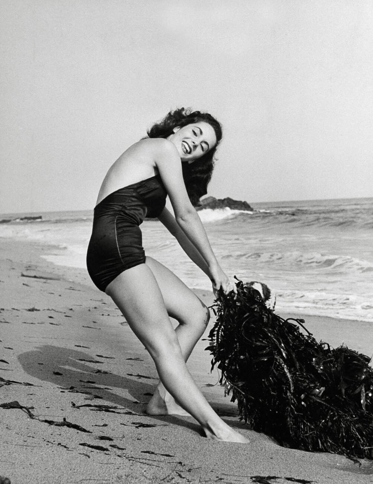 Elizabeth Taylor, 1949