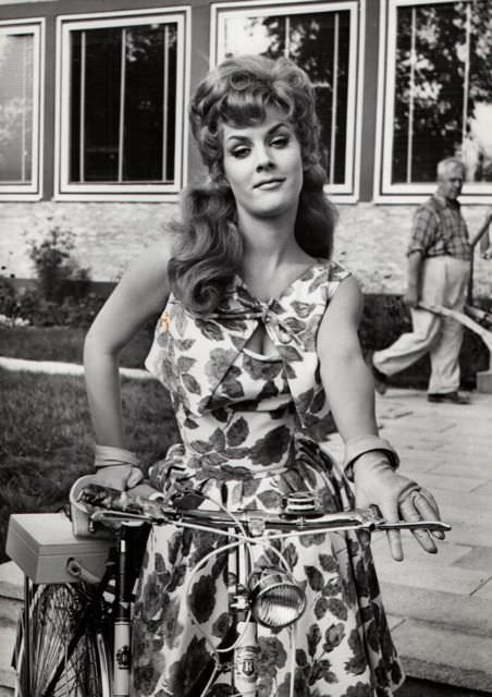 Heidi Brühl Walking A Hercules Bicycle, Immer Will Ich Dir Gehören, 1960.